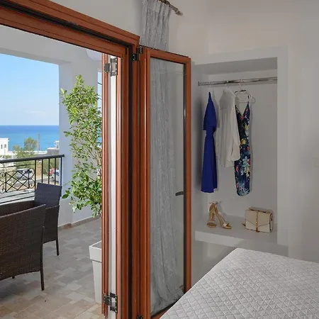 Auster House Santorini 公寓